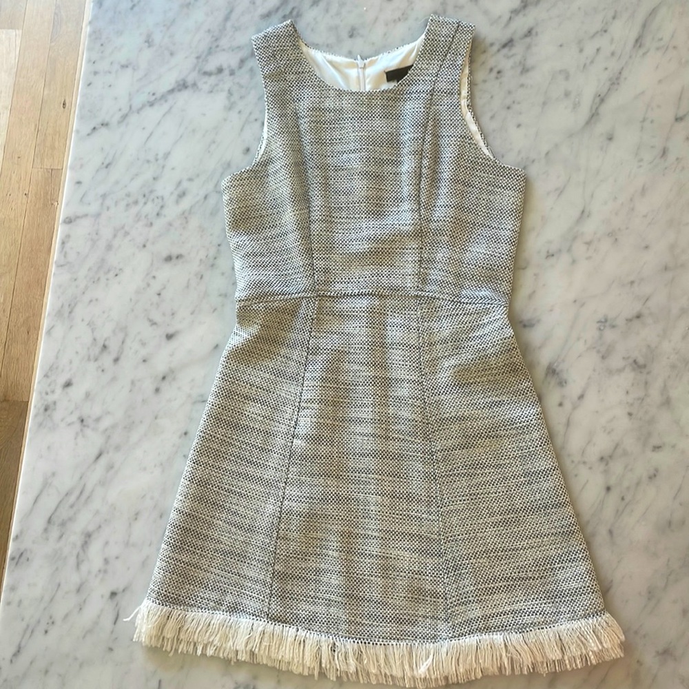 Brand new Never worn Tweed dress size M Aqua brand. A line skirt shape.